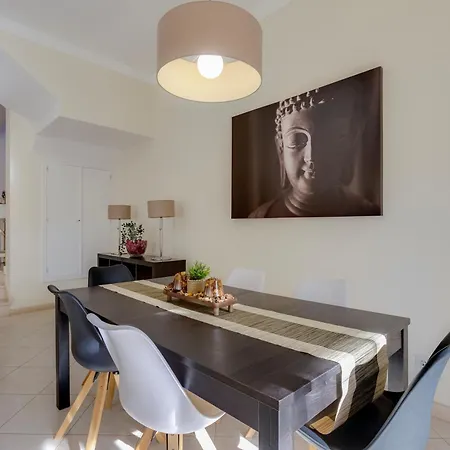 Balaia - Fantástica Moradia 6 Com Acesso Directo à Piscina