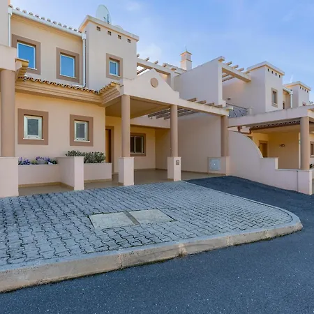 בית נופש Balaia - Fantastica Moradia 6 Com Piscina E Bbq