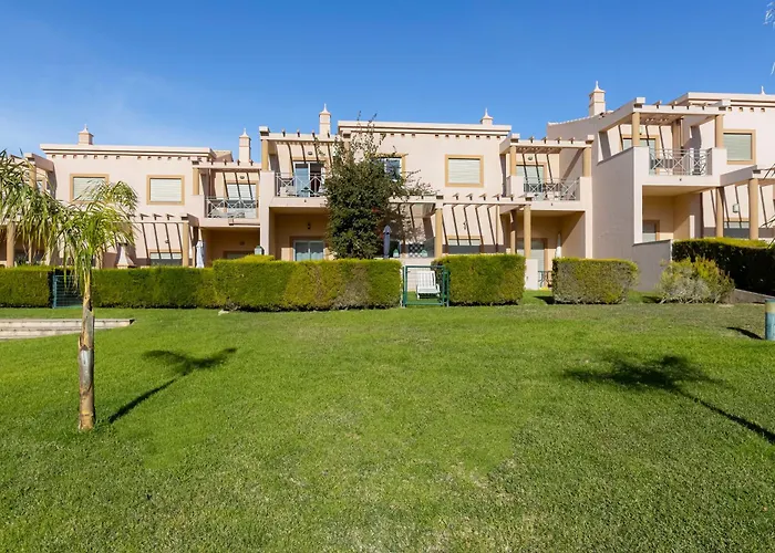 Casa de Férias Balaia - Fantástica Moradia 6 Com Acesso Directo à Piscina Olhos de Agua (Albufeira)
